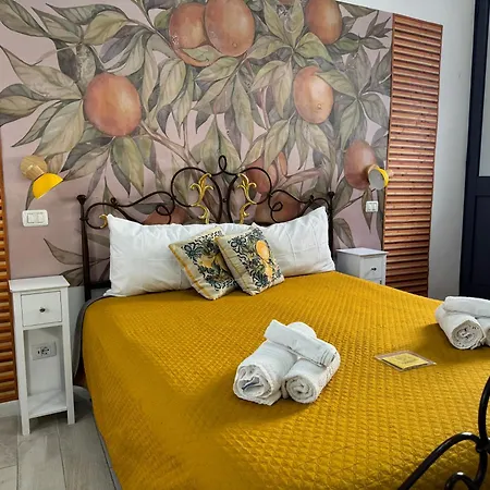 Orange Lemon Center Apartment Palermo