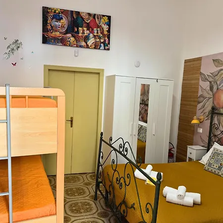 Orange Lemon Center Apartment